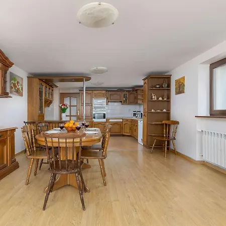 Przytulne Apartamenty W Klimatycznym Domu Bystra Falata 208 By Heyrent * Bystra (Bielsko)