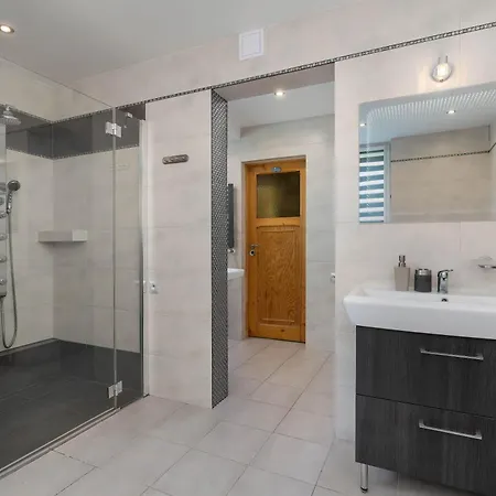 Апартаменты Przytulne Apartamenty W Klimatycznym Domu Bystra Falata 208 By Heyrent *